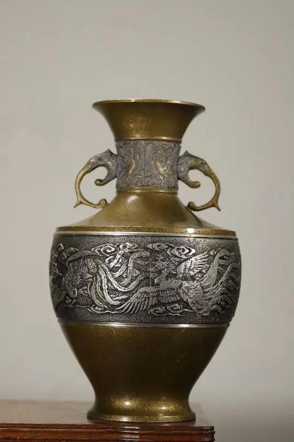 日本回流铜花瓶 宽13厘米 高28厘米  重2.64公斤   